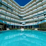 Modern With Shared Pool *