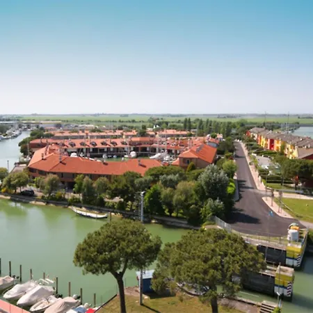 Modern With Shared Pool Apartmán *