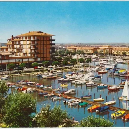 Modern With Shared Pool * Porto Santa Margherita di Caorle