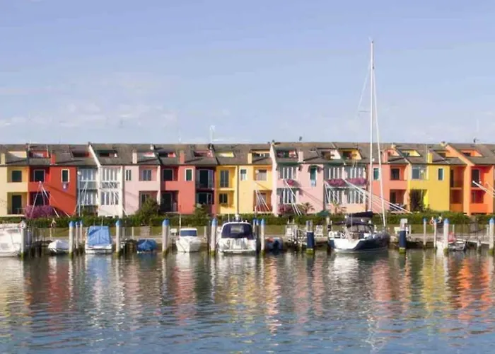 Modern With Shared Pool *