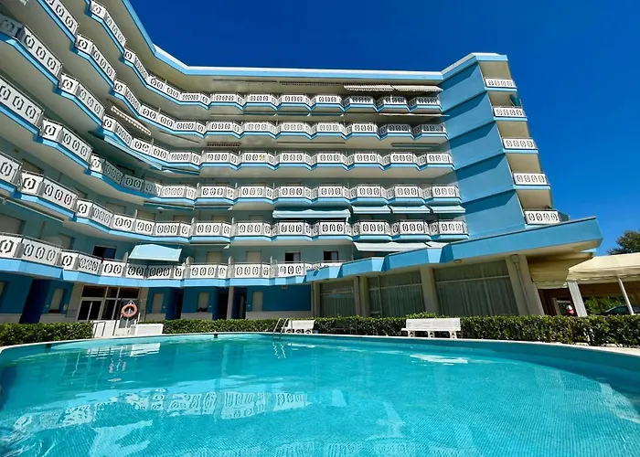 Modern With Shared Pool Apartamento *