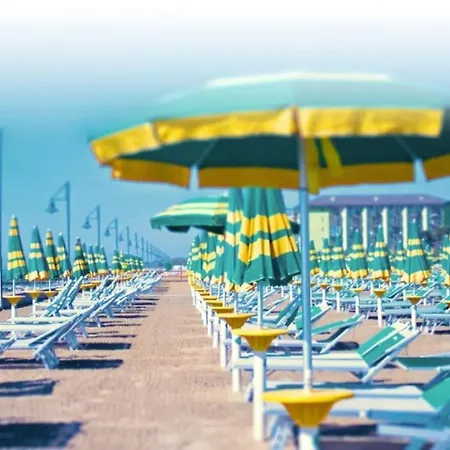 Modern With Shared Pool Apartament *