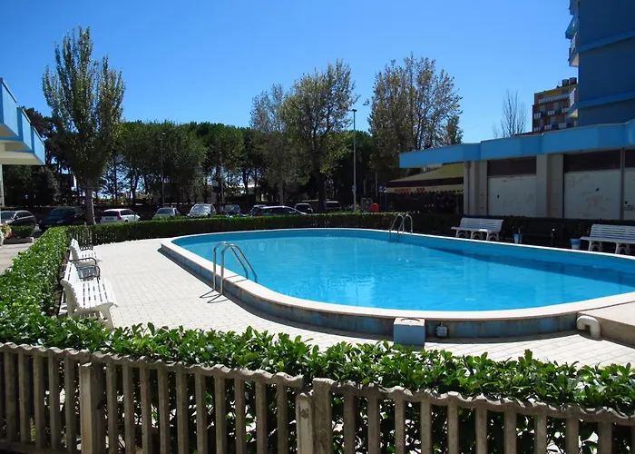 Modern With Shared Pool